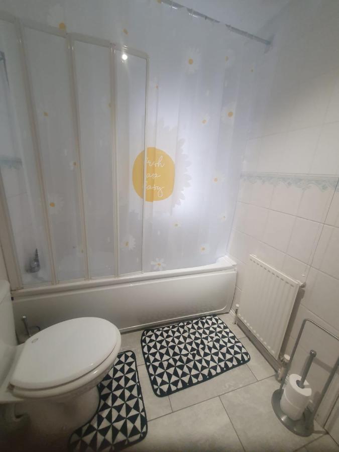 Double Size And Single Room In Barking Barking  Exterior photo