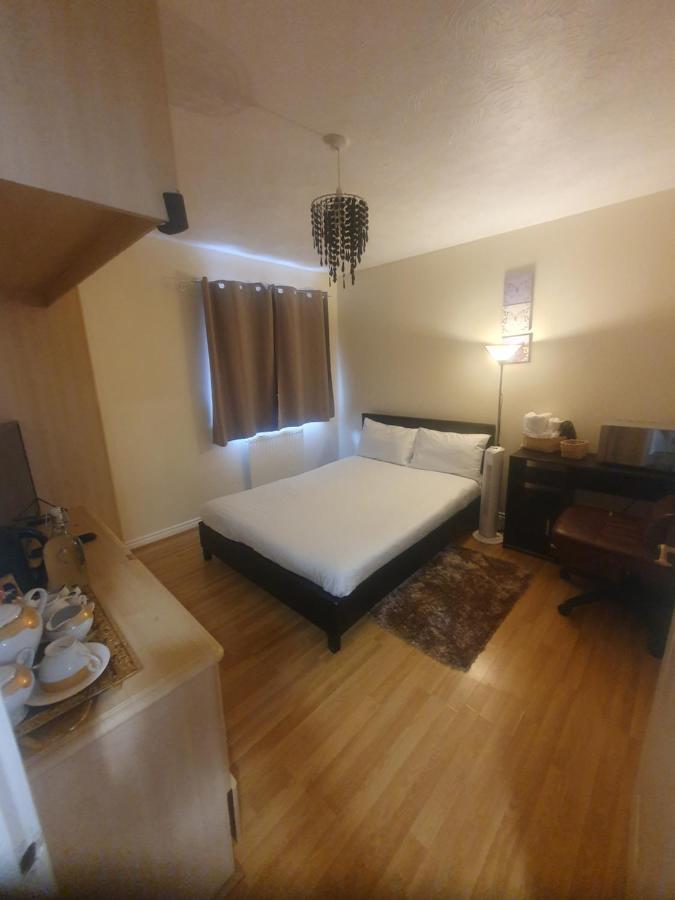 Double Size And Single Room In Barking Barking  Exterior photo