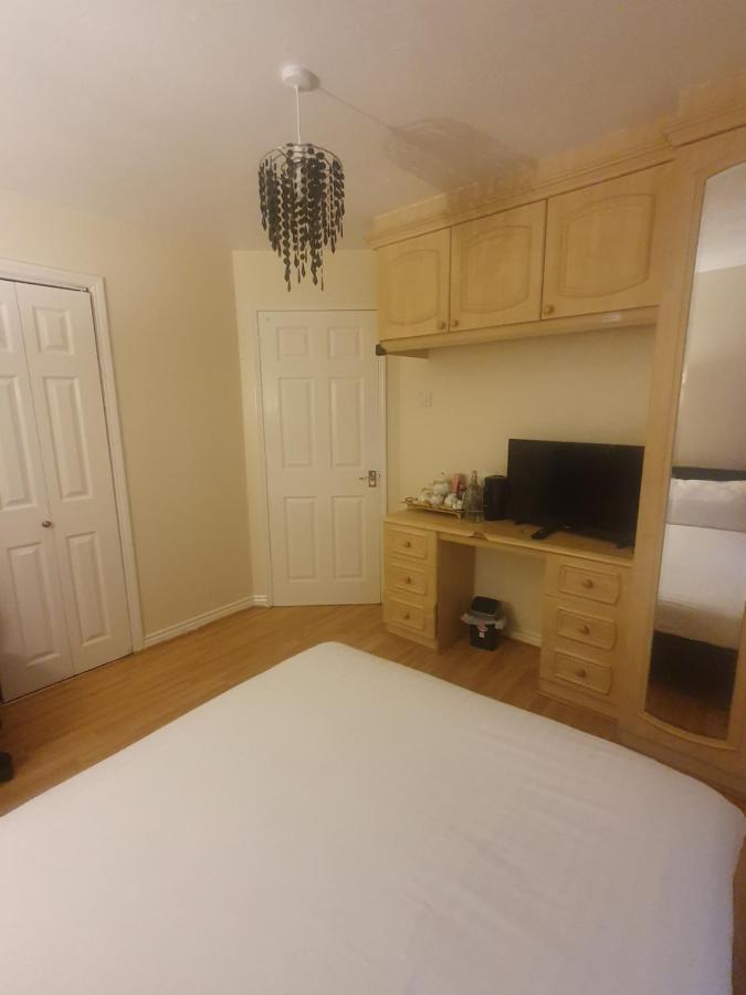 Double Size And Single Room In Barking Barking  Exterior photo