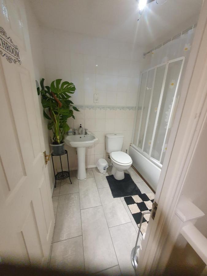 Double Size And Single Room In Barking Barking  Exterior photo